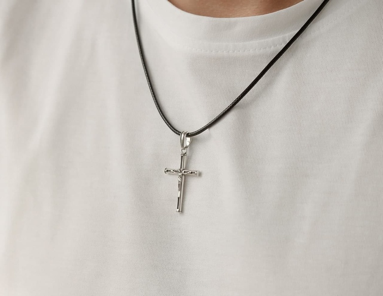 Срібна підвіска Хрест з розп'яттям