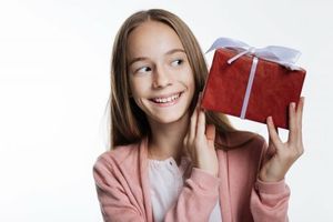 Что подарить подростку: идеи подарков для тинейджеров